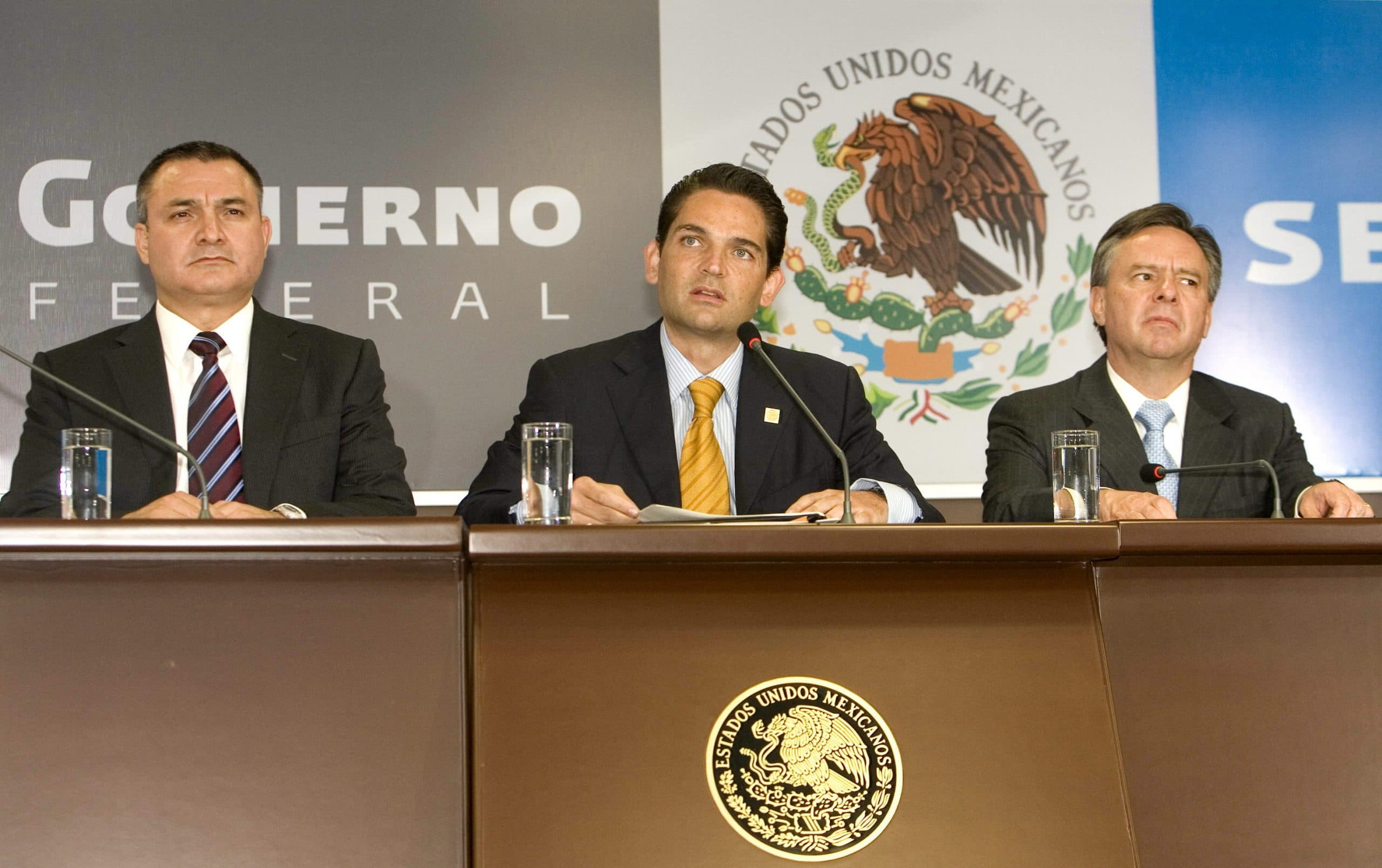 El extitular de la Secretaría de Seguridad Pública Federal (SSP), Genaro García Luna; el exsecretario de Gobernación, Juan Camilo Mouriño; y el extitular de la Procuraduría General de la República (PGR), Eduardo Medina Mora. Foto: EFE