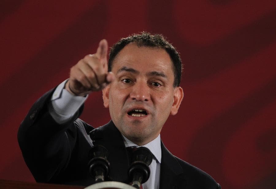 El secretario de Hacienda, Arturo Herrera, en conferencia de prensa. Foto: EFE.
