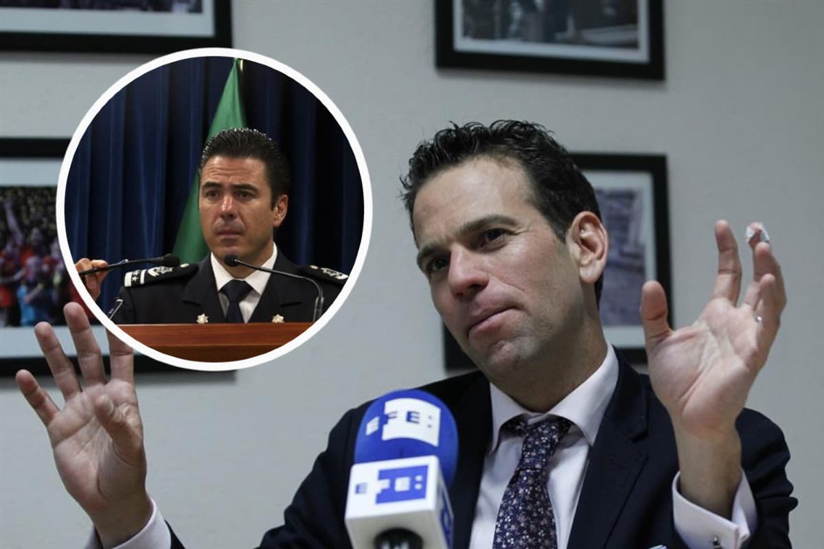 (i) Luis Cárdenas Palomino,exdirector de Investigación Policial en la AFI. (d) Carlos Loret de Mola. Foto: EFE.