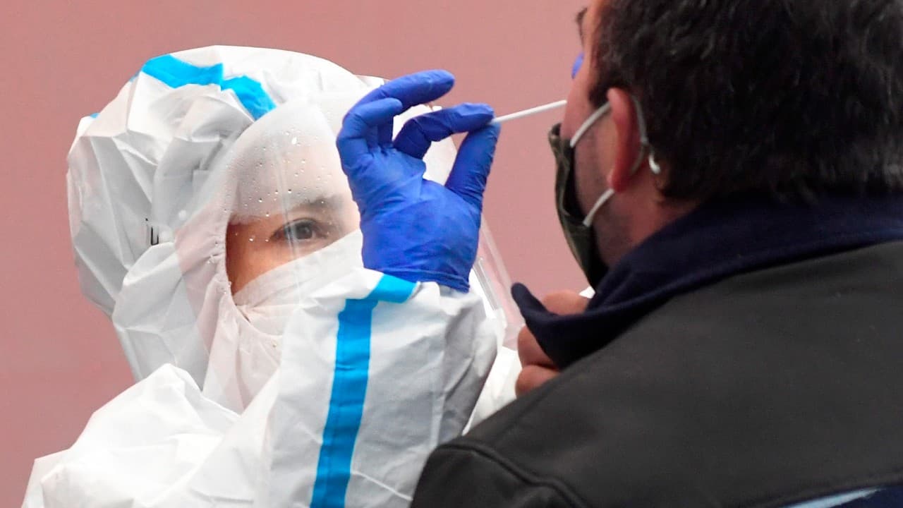 Spray mexicano podría ser aprobado en EU para combatir al COVID-19