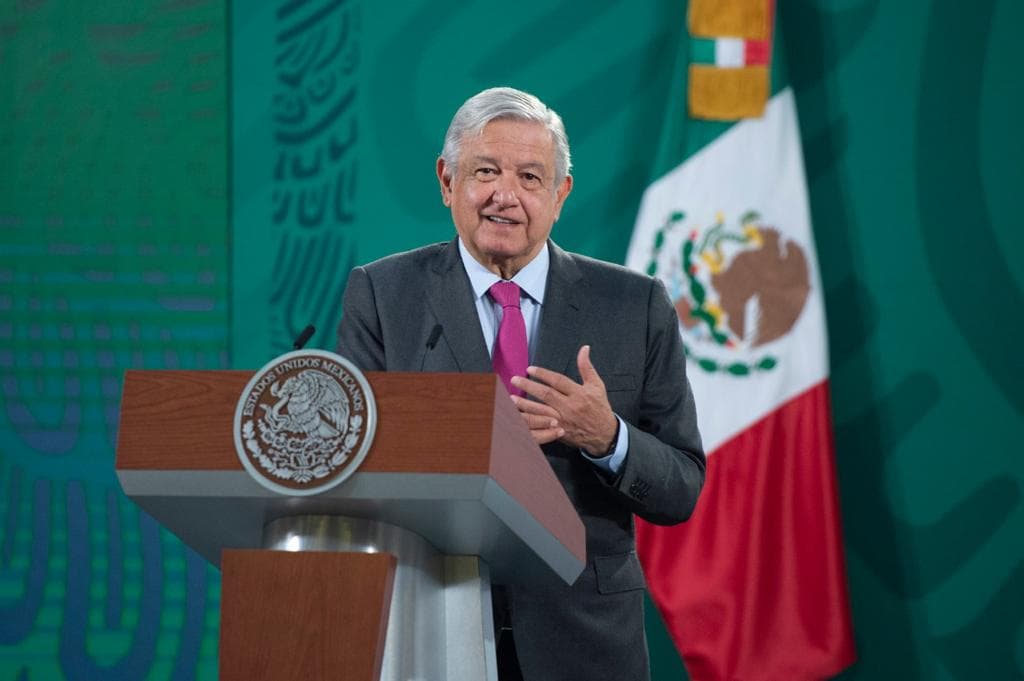 Proponen multar a AMLO