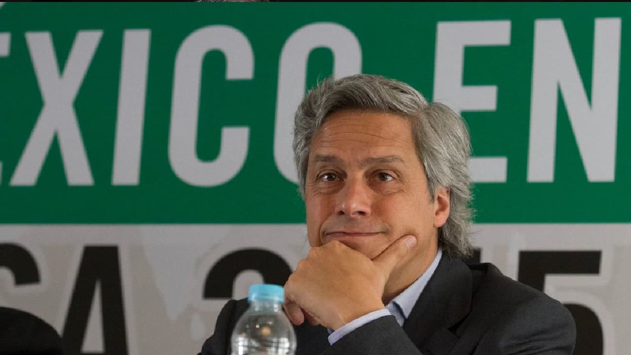 CLAUDIO X. GONZÁLEZ