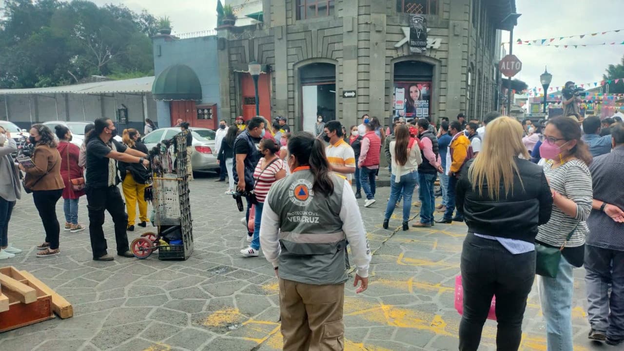 Sismo deja daños en tres escuelas de Veracruz