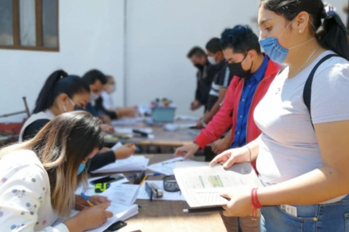 Entrega de Becas para el Bienestar Benito Juárez. Foto: Facebook @BecasBenito.