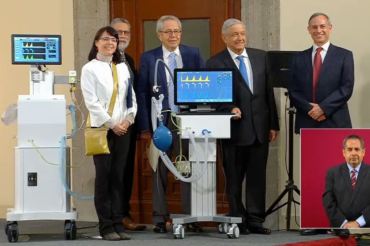 Gobierno presenta los dos primeros ventiladores mexicanos hechos para tratar a los pacientes graves con Covid-19. Foto: Especial.