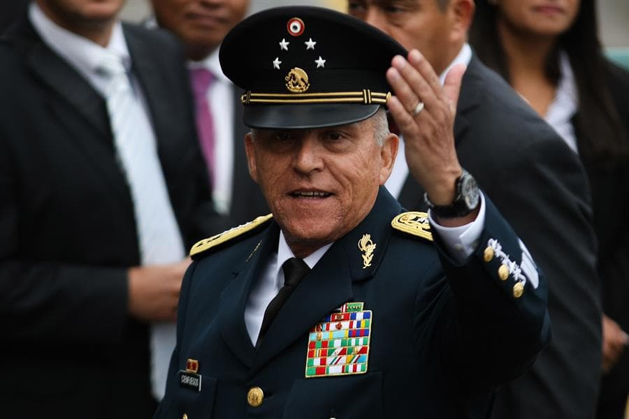 FGR anuncia que Salvador Cienfuegos ya está en México y quedó en libertad. Foto: EFE