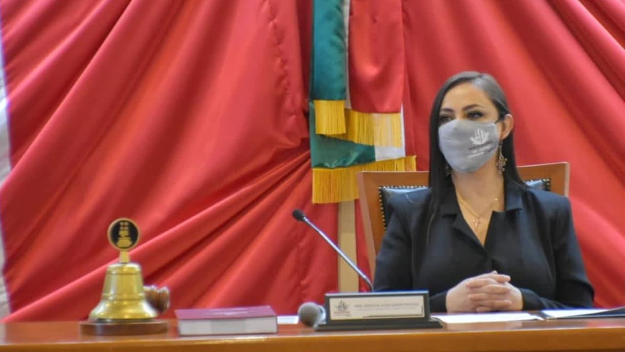 Alcaldesa morenista de Naucalpan celebra boda con 150 invitados