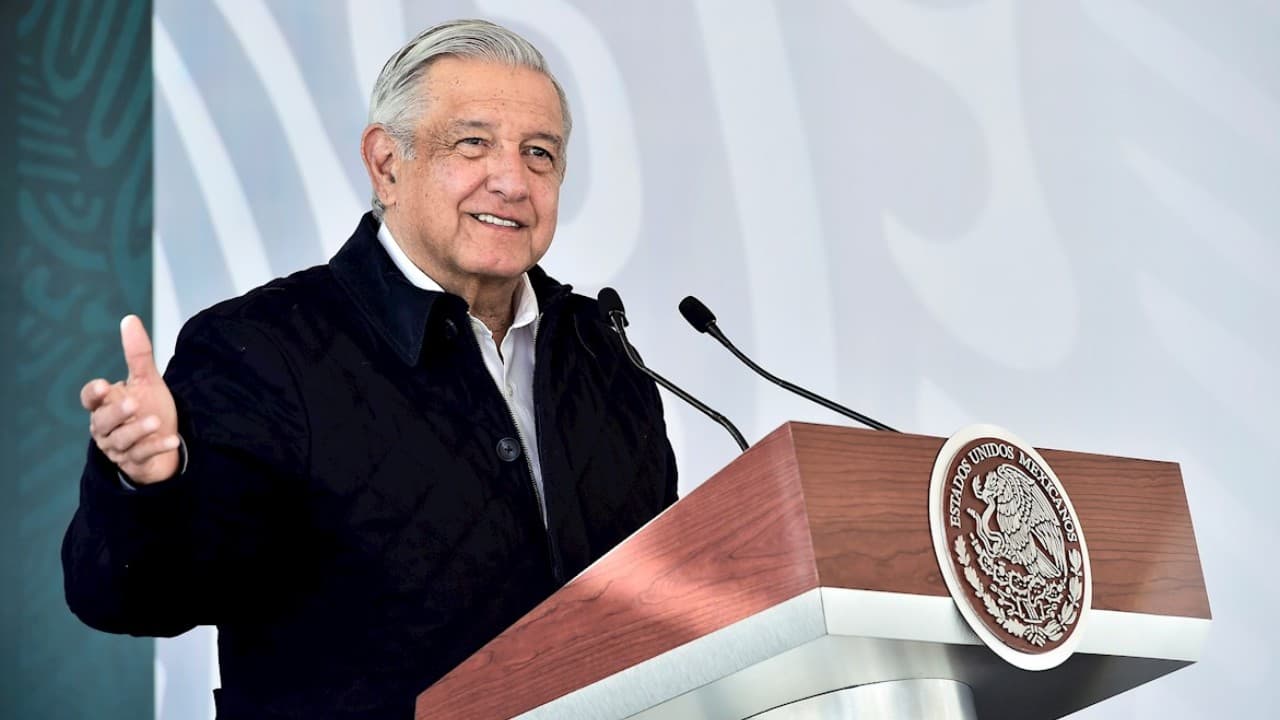 AMLO tiene COVID-19 y presenta síntomas leves; ‘saldremos adelante’
