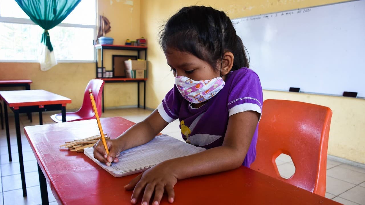 regreso a clases cubrebocas SEP