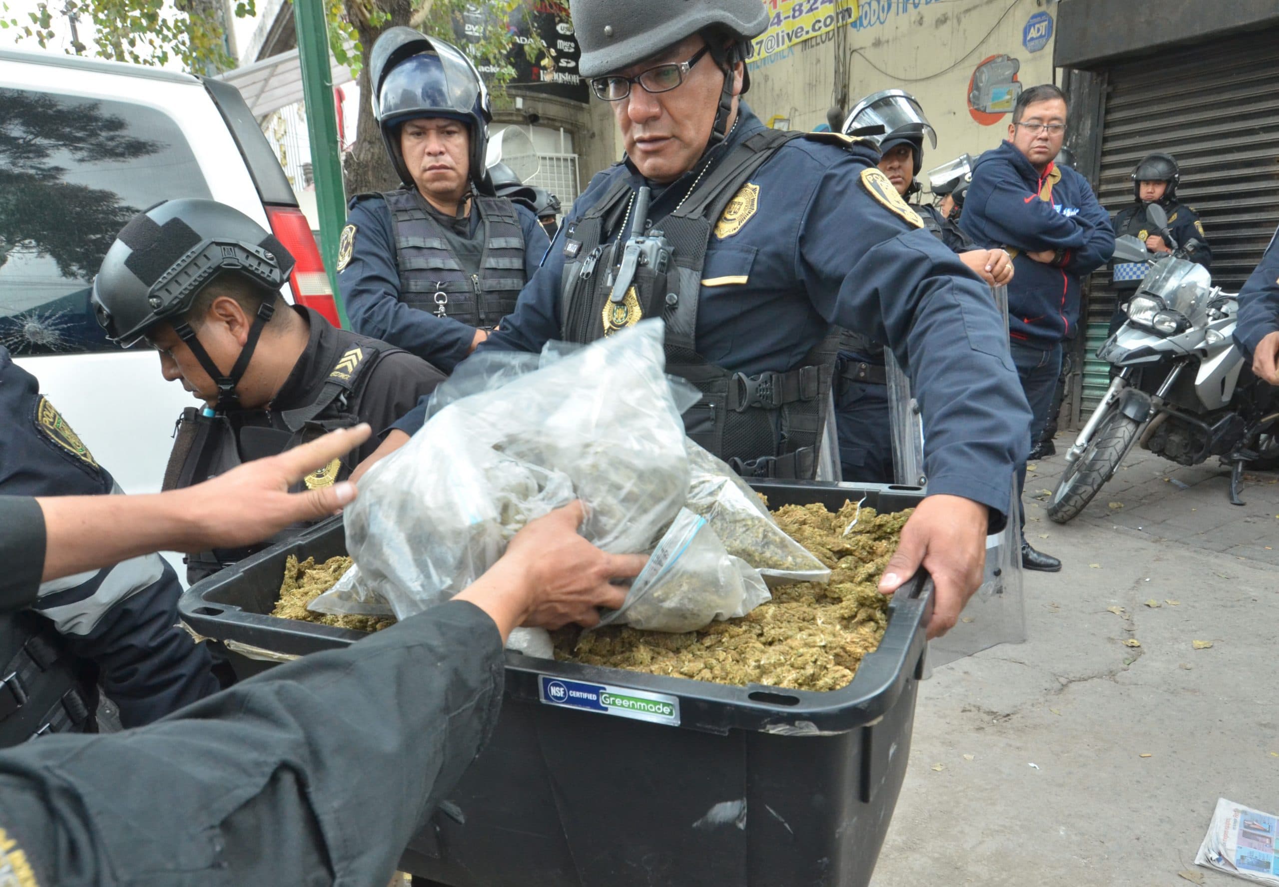Despliegue del operativo el 22 de octubre en el barrio de Tepito • Foto: Cuartoscuro