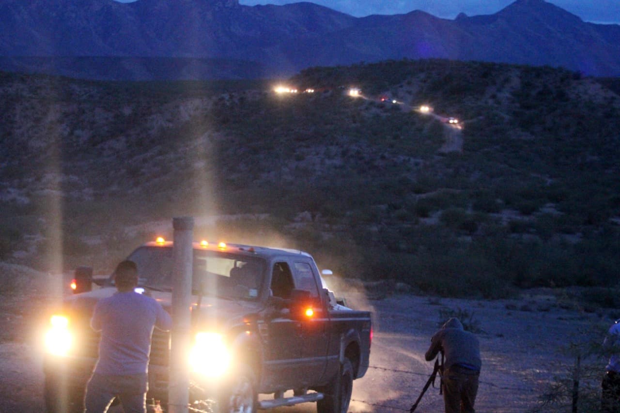 La comunidad de el rancho La Mora se encuentra fuertemente custodiada desde el lunes pasado por el ataque que dejó nueve personas asesinadas de la comunidad mormona LeBarón • Foto: Nacho Ruiz/Cuartoscuro
