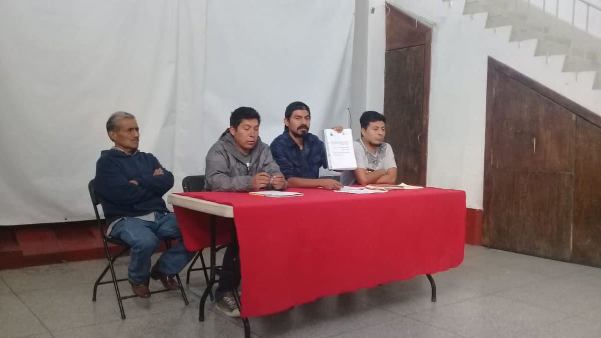 Integrantes del CNI del municipio de Juan C Bonillla ante el Proyecto De Aguas tóxicas del Corredor Industrial Ciudad Textil • Foto: @CNI_Mexico