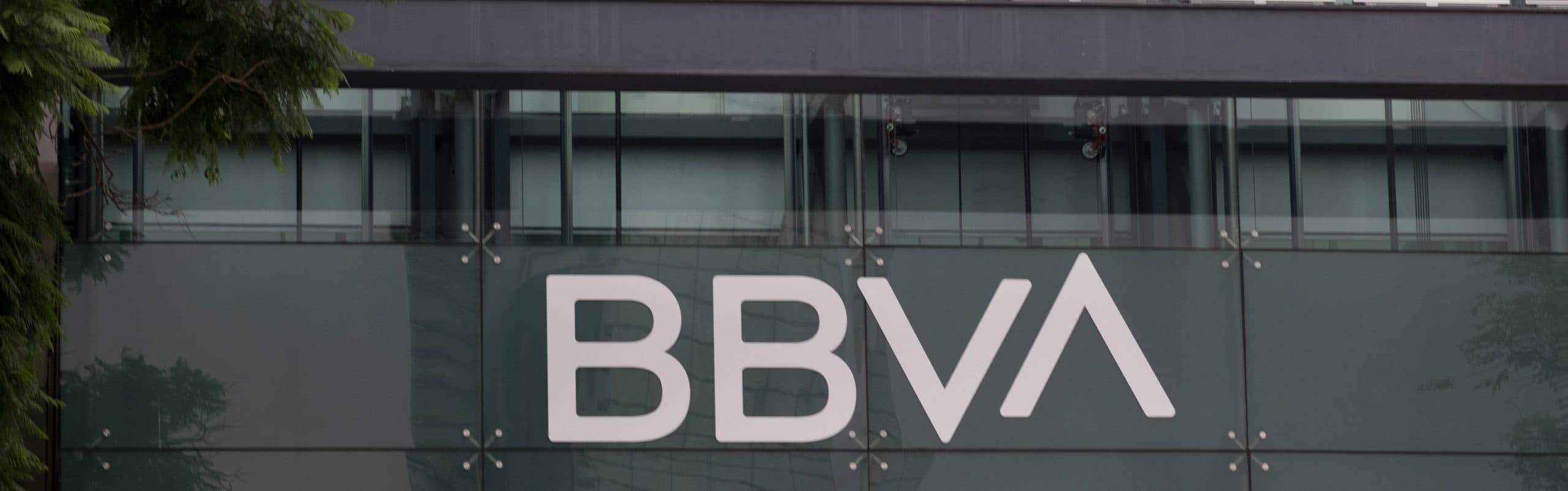 Conocido en México como BBVA Bancomer, el banco anunció en meses anteriores la unificación de su marca en todo el mundo a BBVA • Foto: Graciela López/Cuartoscuro.
