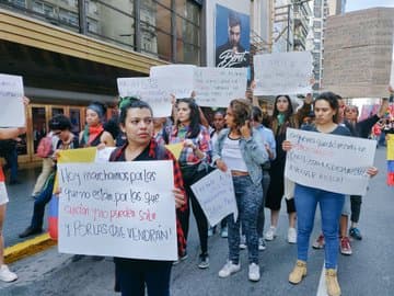 Las chilenas se manifestaron en Santiago para condenar los abusos sexuales y la violencia • Foto: @macamilaulloa