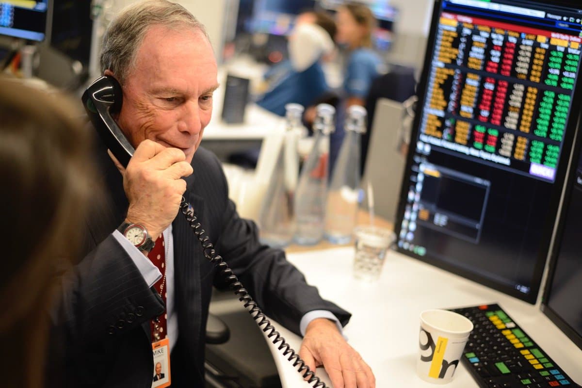 Michael Bloomberg fundó su compañía de información financiera Bloomberg L.P. que analiza las finanzas de las empresas que cotizan en la bolsa de NY • Foto: @MikeBloomberg