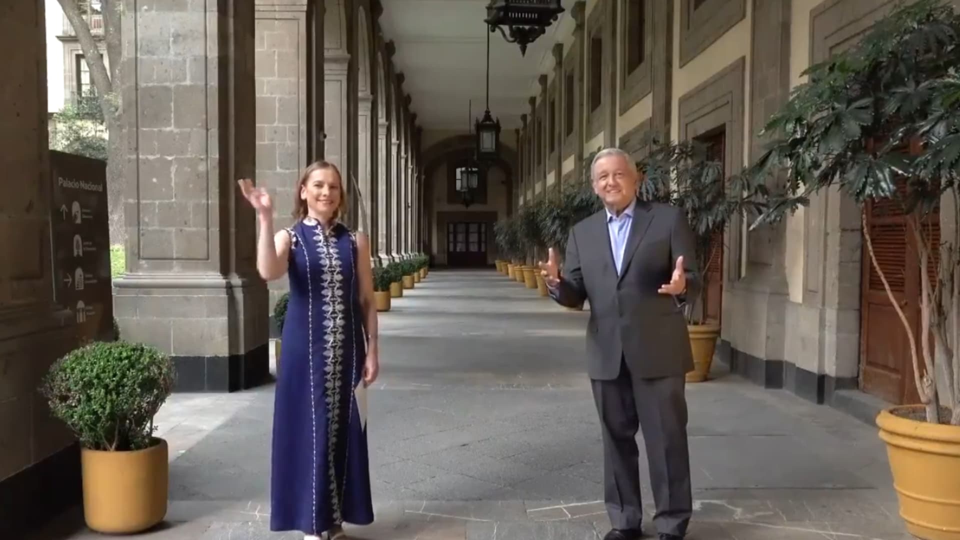 La escritora Beatriz Gutiérrez Müller y el presidente Andrés Manuel López Obrador. Foto: Especial