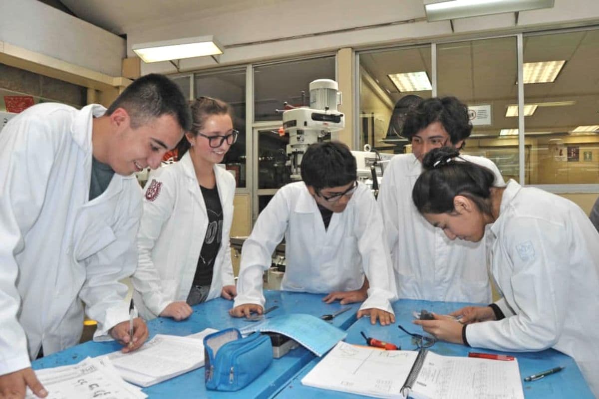 Estudiantes del Instituto Politécnico Nacional. Foto: Facebook @ipn.mx