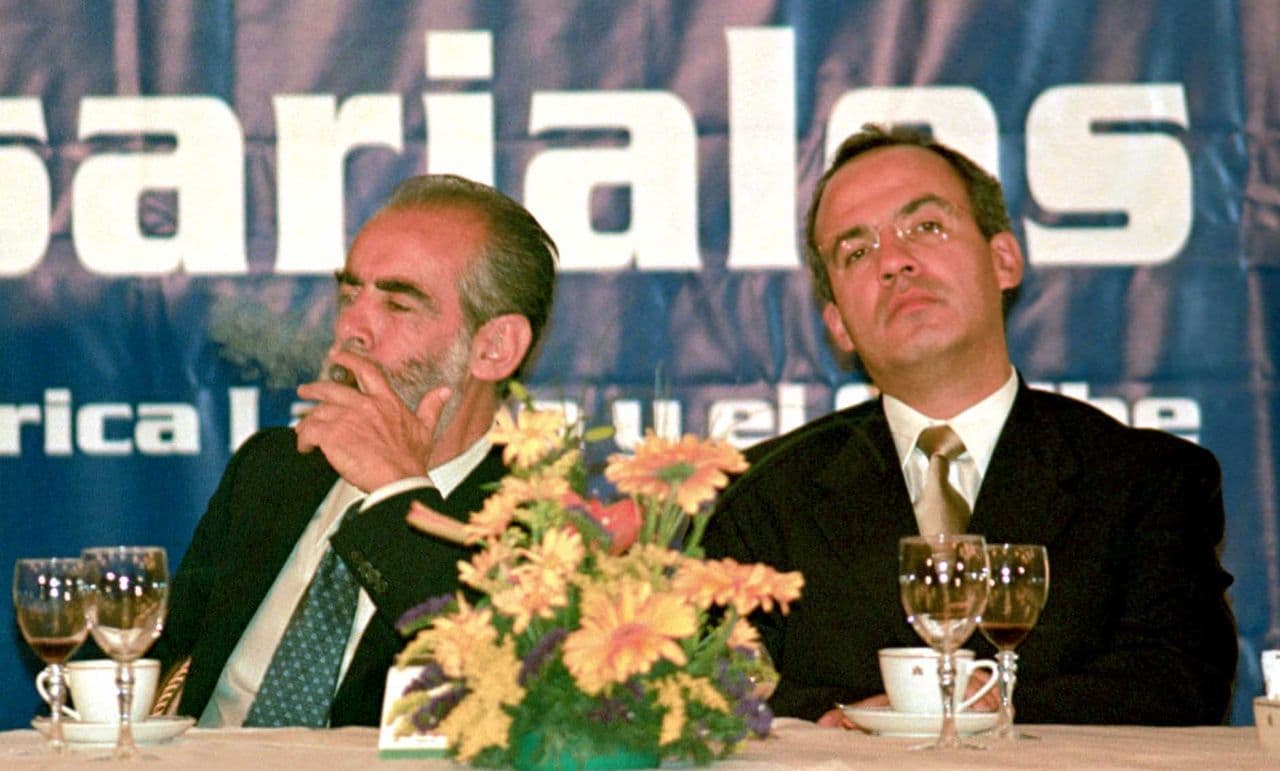 Diego Fernández de Cevallos y Felipe Calderon Hinojosa en la comida de clausura de la LXXX Asamblea Nacional Ordinaria de la Coparmex en abril de 2002. Foto: Cuartoscuro