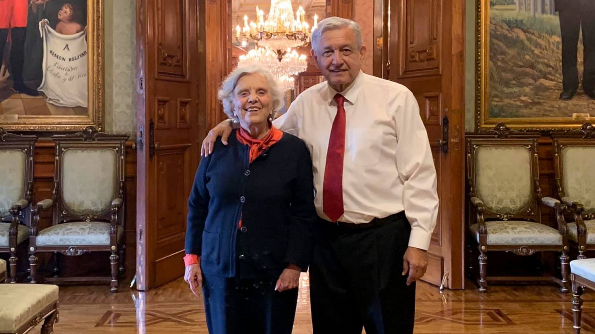 La escritora Elena Poniatowska y el presidente López Obrador. Foto: Presidencia
