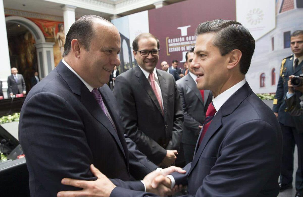 (i) exgobernador de Chihuahua, César Duarte. (d) Expresidente Enrique Peña Nieto. Foto: Twitter @GoberDuarte.