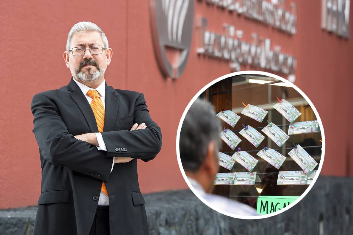 (i) Macario Schettino, analista. Foto: Facebook @macariomx1. (d) Hombre ve boletos de lotería para rifa del avión presidencial. Foto: EFE.