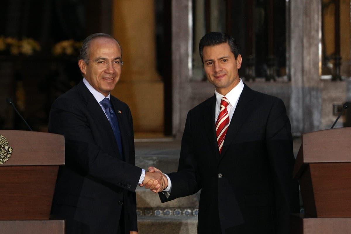 Los expresidente Felipe Calderón y Enrique Peña Nieto. Foto: EFE