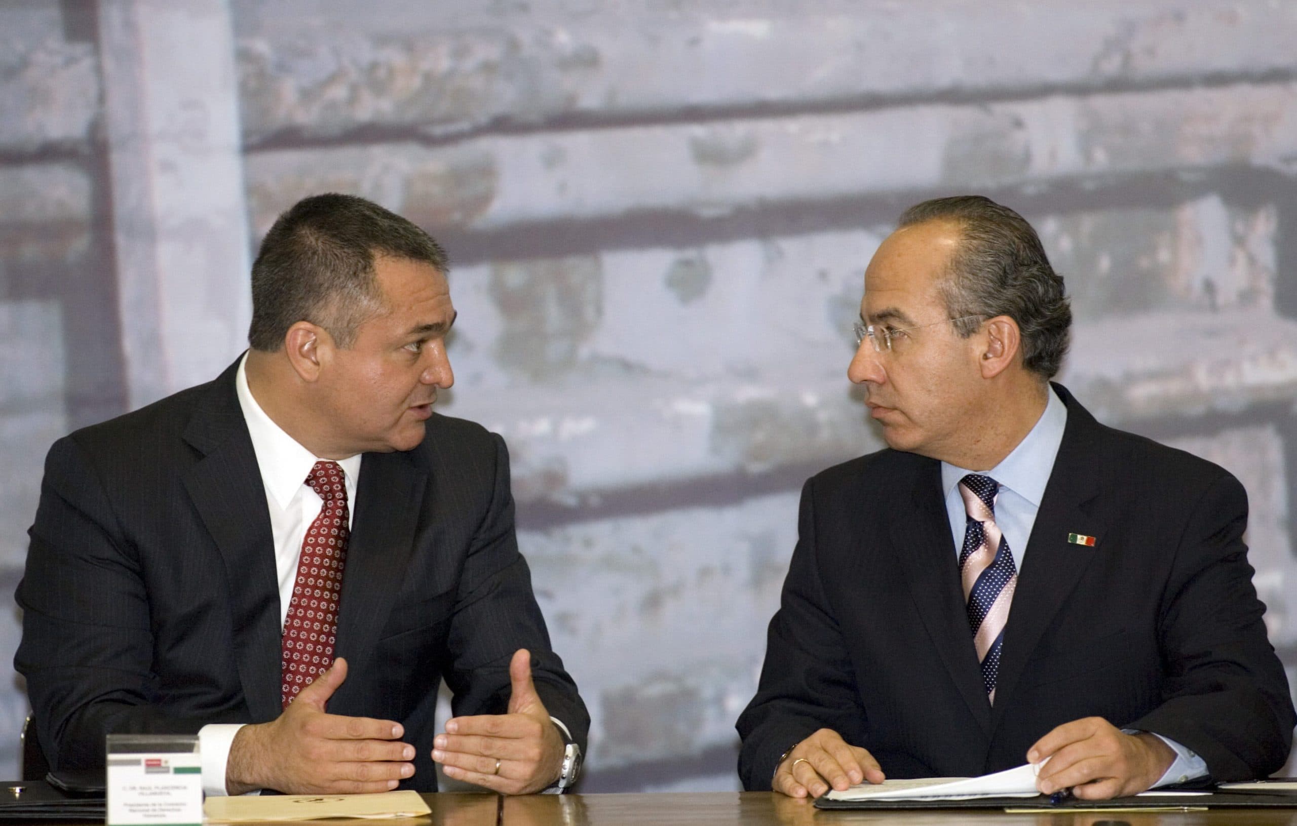 El exsecretario de Seguridad Pública, Genaro Garcia Luna y el expresidente Felipe Calderon en agosto de 2009. Foto: EFE