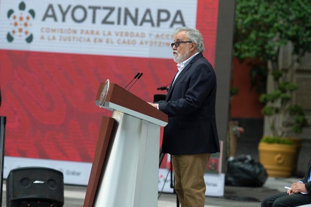 El subsecretario Alejandro Encinas en informe a 6 años de la desaparición de los jóvenes de Ayotzinapa.