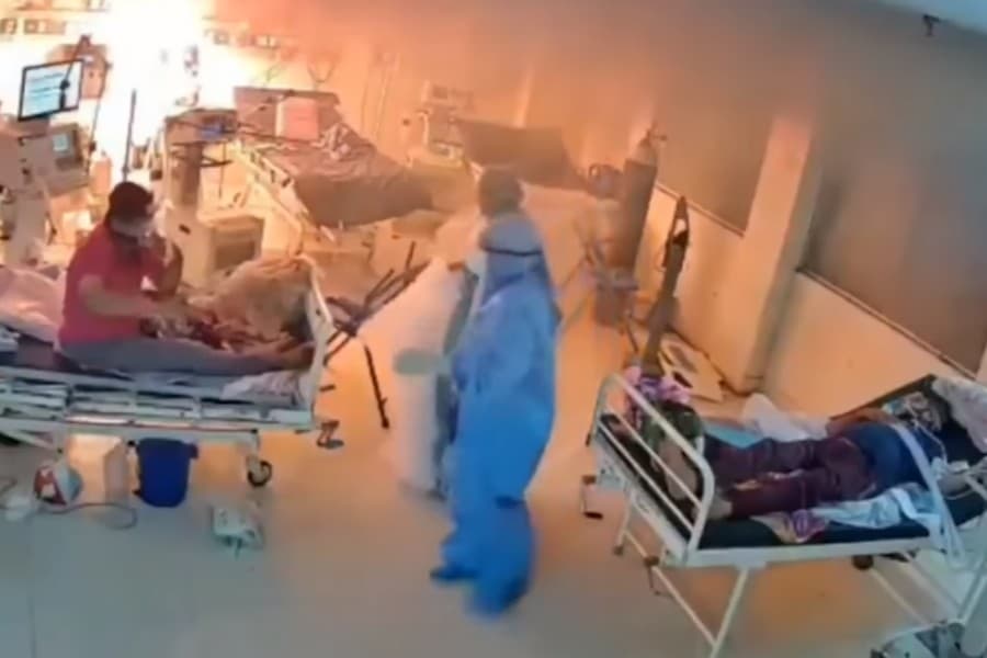 Un ventilador para pacientes con coronavirus explota en un hospital de la India. Foto: Especial