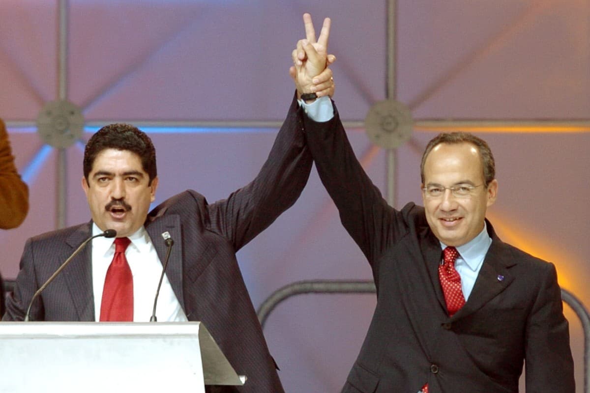 Manuel Espino, exdirigente del PAN y el expresidente Felipe Calderón. Foto: EFE