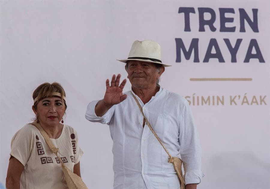 Habitantes de Mérida, Yucatán, participan en la consulta a comunidades indígenas sobre el Tren Maya. Foto: EFE.