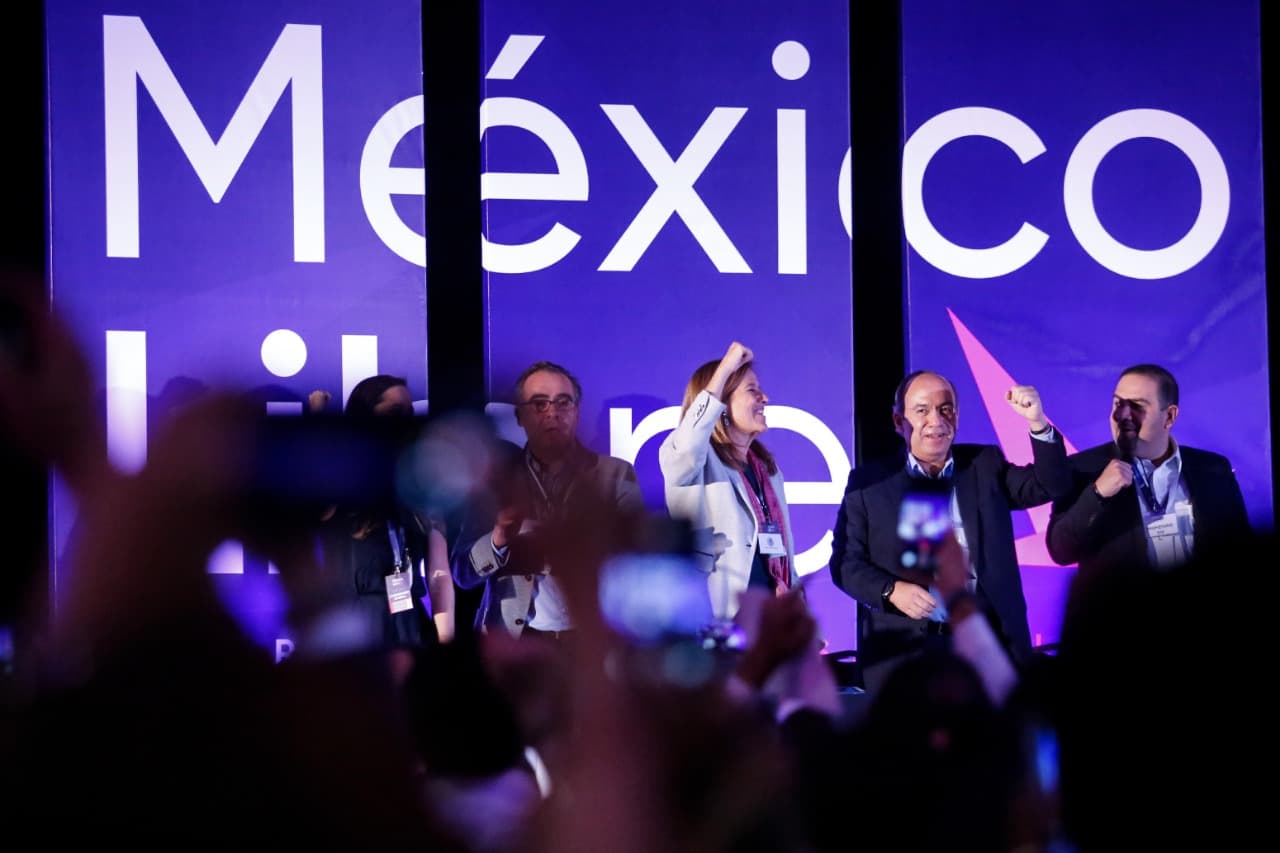 La excandidata Presidencial, Margarita Zavala y Felipe Calderón, expresidente de México. Foto: Twitter @MexLibre_