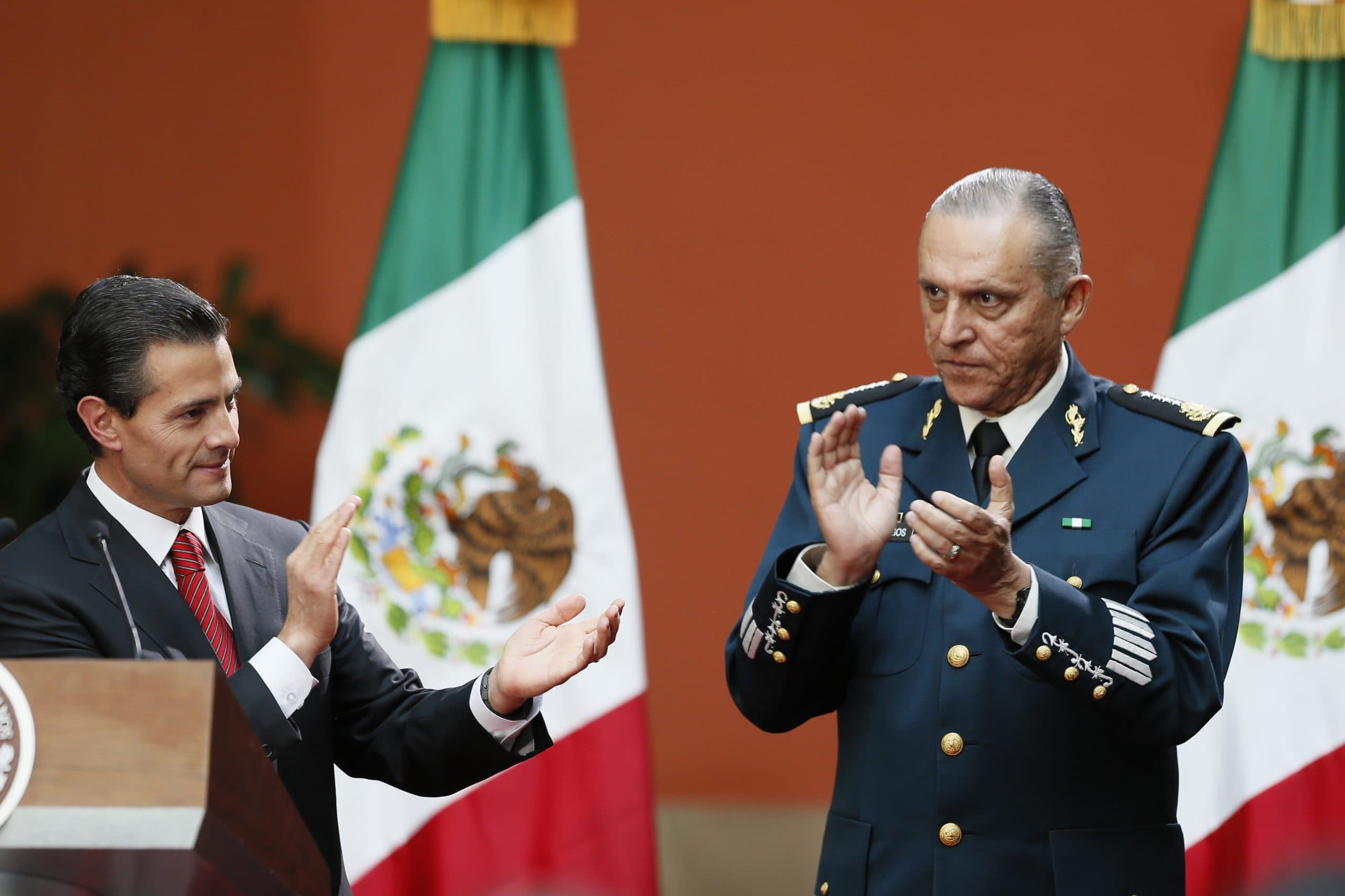 El expresidente Enrique Peña Nieto y Salvador Cienfuegos, extitular de la Defensa de su sexenio. Foto: EFE
