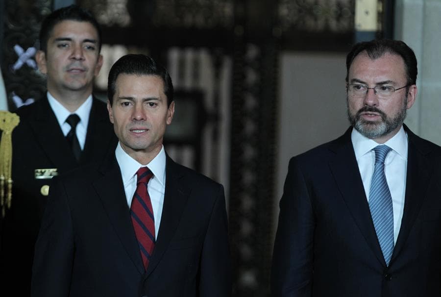 El expresidente Enrique Peña Nieto (i) y el exsecretario de Relaciones Exteriores, Luis Videgaray en 2017. Foto: EFE.