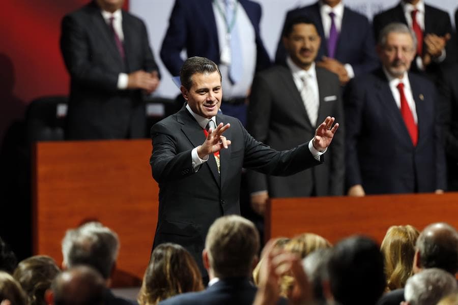 El expresidente Enrique Peña Nieto al termino de la presentación de su sexto y último informe de gobierno en 2018. Foto: EFE.