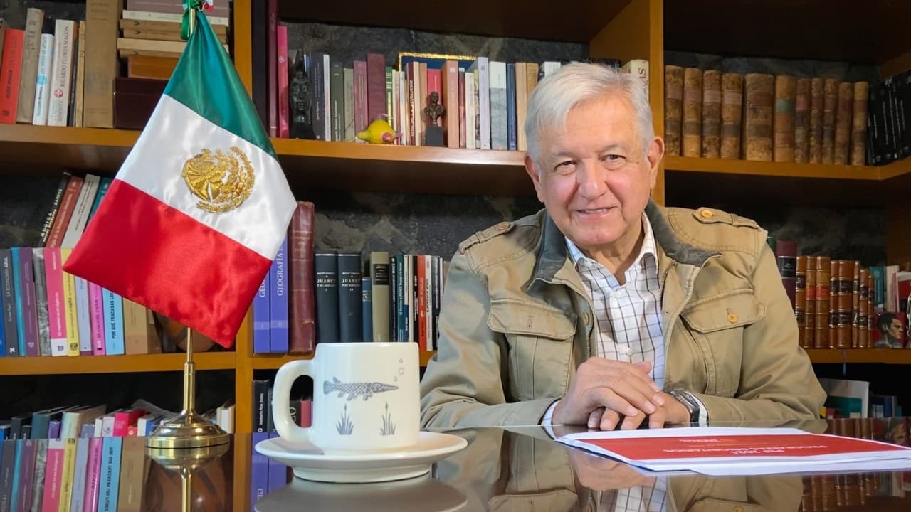 AMLO anuncia aumento a pensiones de adultos mayores y menores con discapacidad