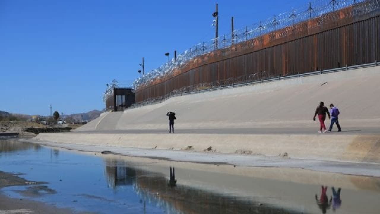 Niño mexicano muere en el intento de cruzar frontera