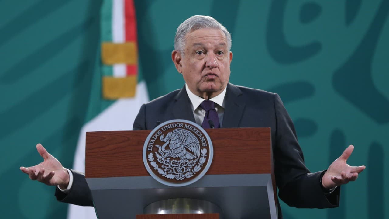 ‘AMLO está enamorado de las malas ideas’: Financial Times