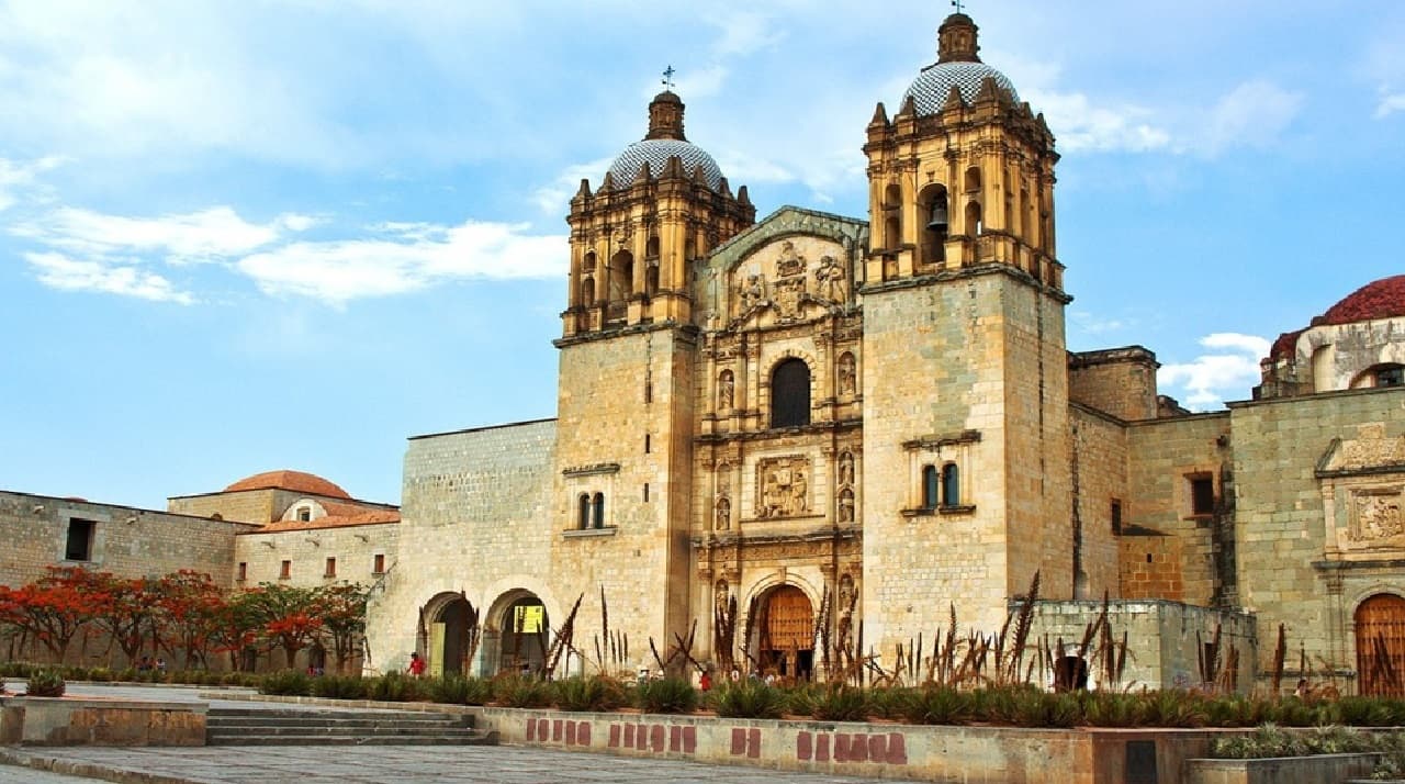Prohíbe la capital de Oaxaca todo evento público y religioso