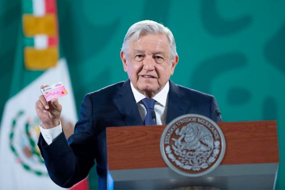 INE Adrían de la Garza