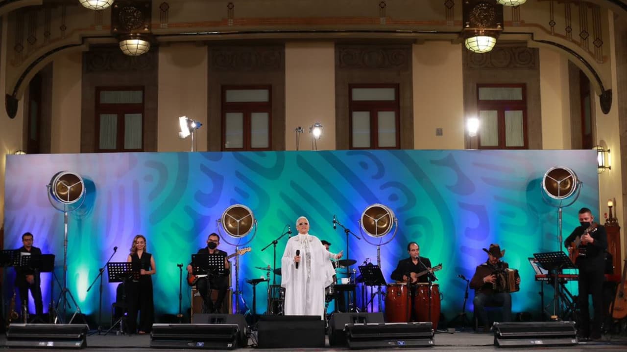 Mañanera se convierte en concierto