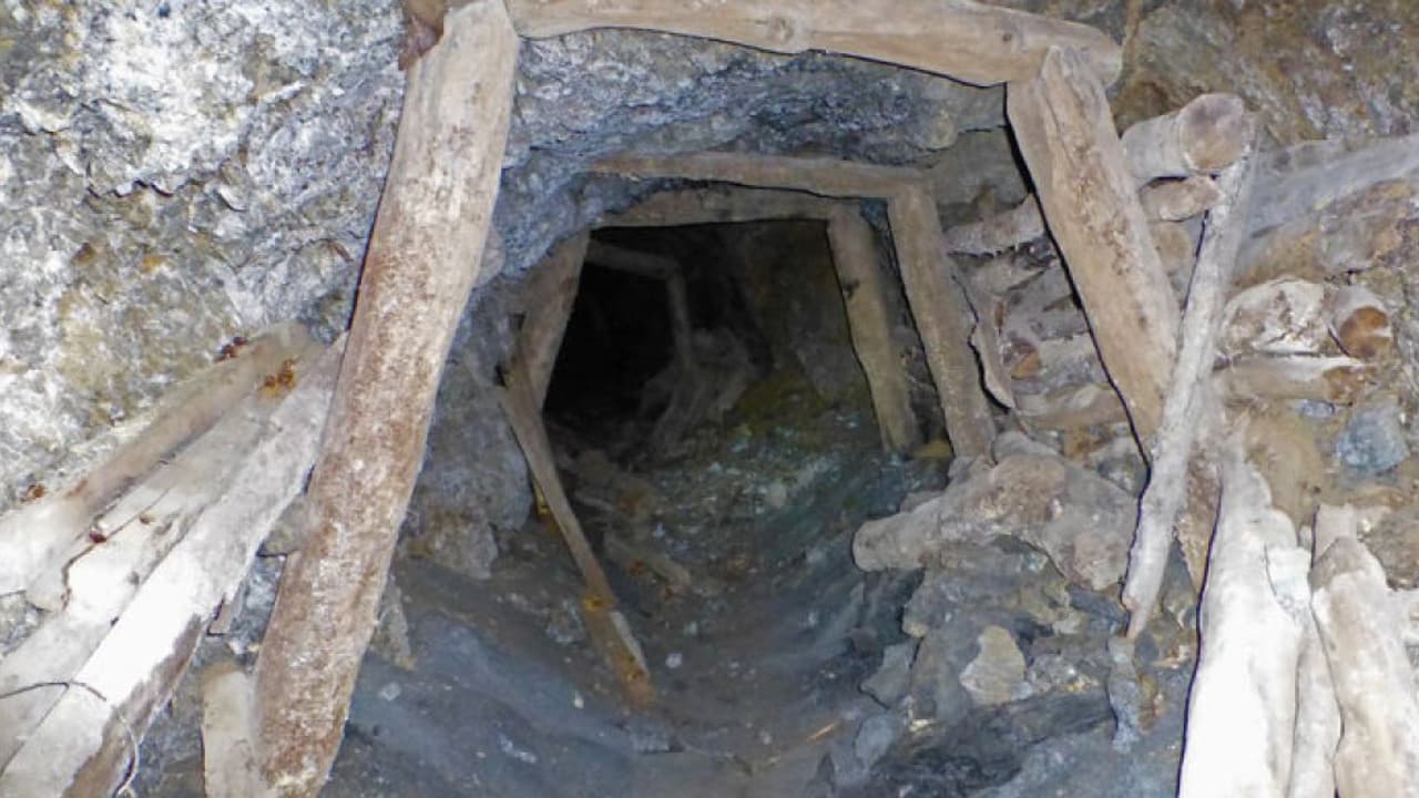 Derrumbe en mina de Coahuila deja mineros atrapados