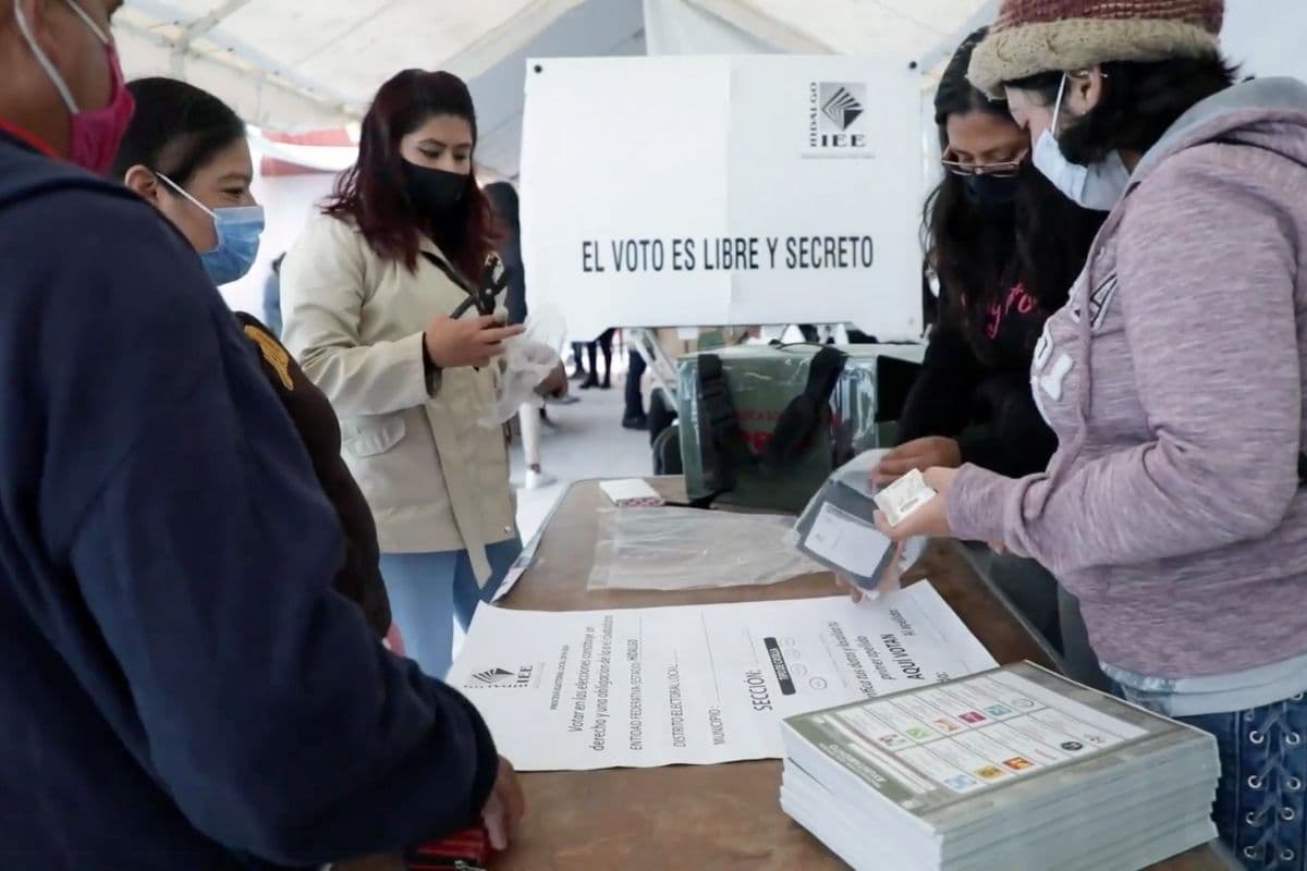 Profesor en Michoacán pide no votar por Morena.