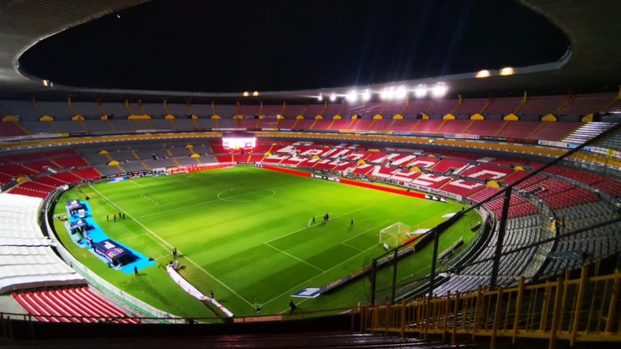 Gobierno de Jalisco reduce aforo de estadios a 33%