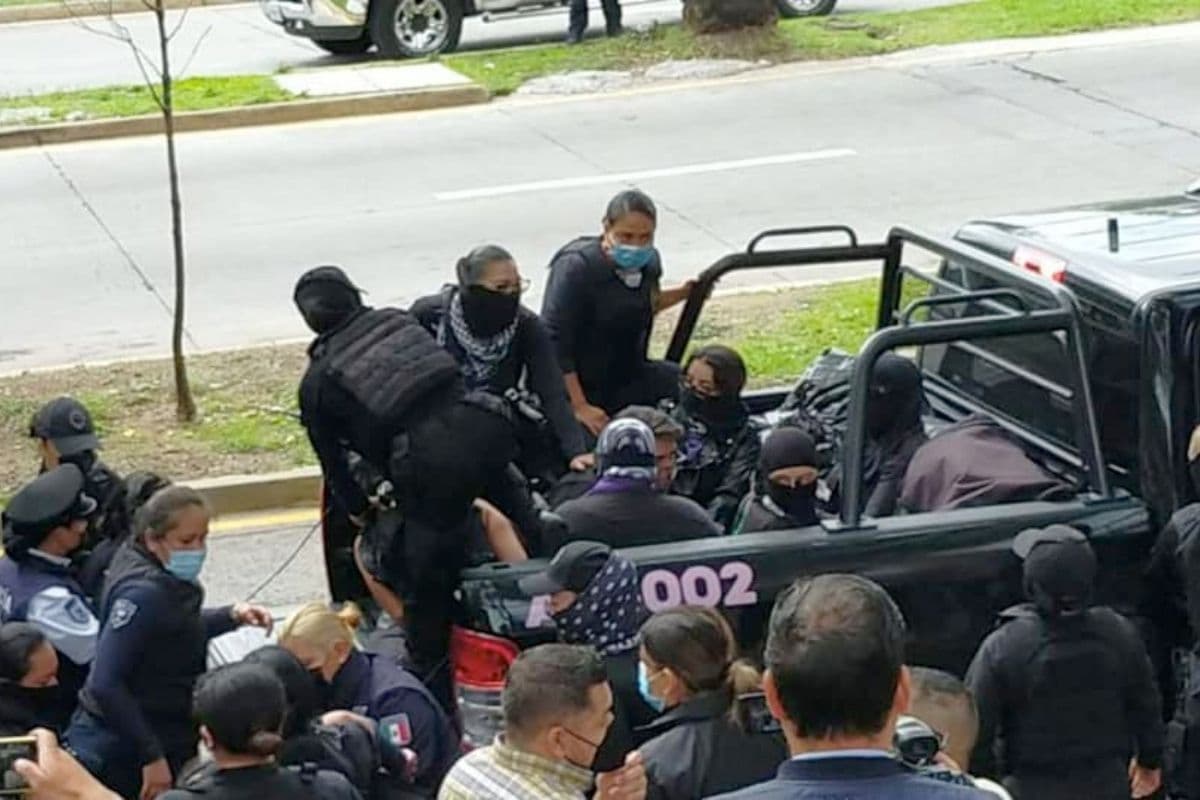 Mujeres detenidas en Jalisco