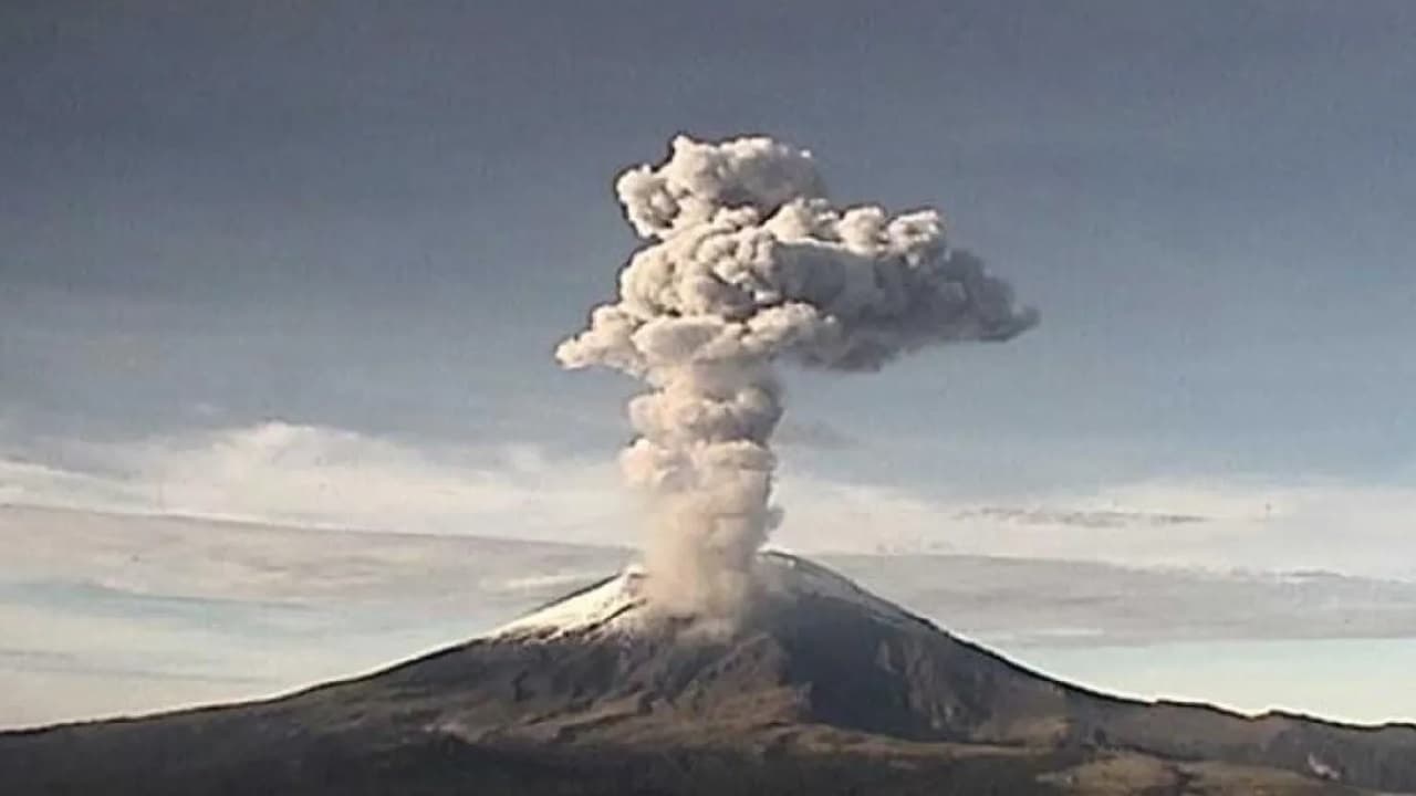 Popocatépetl registra explosión