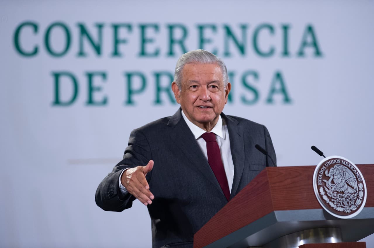 AMLO dice que la UNAM se ha derechizado
