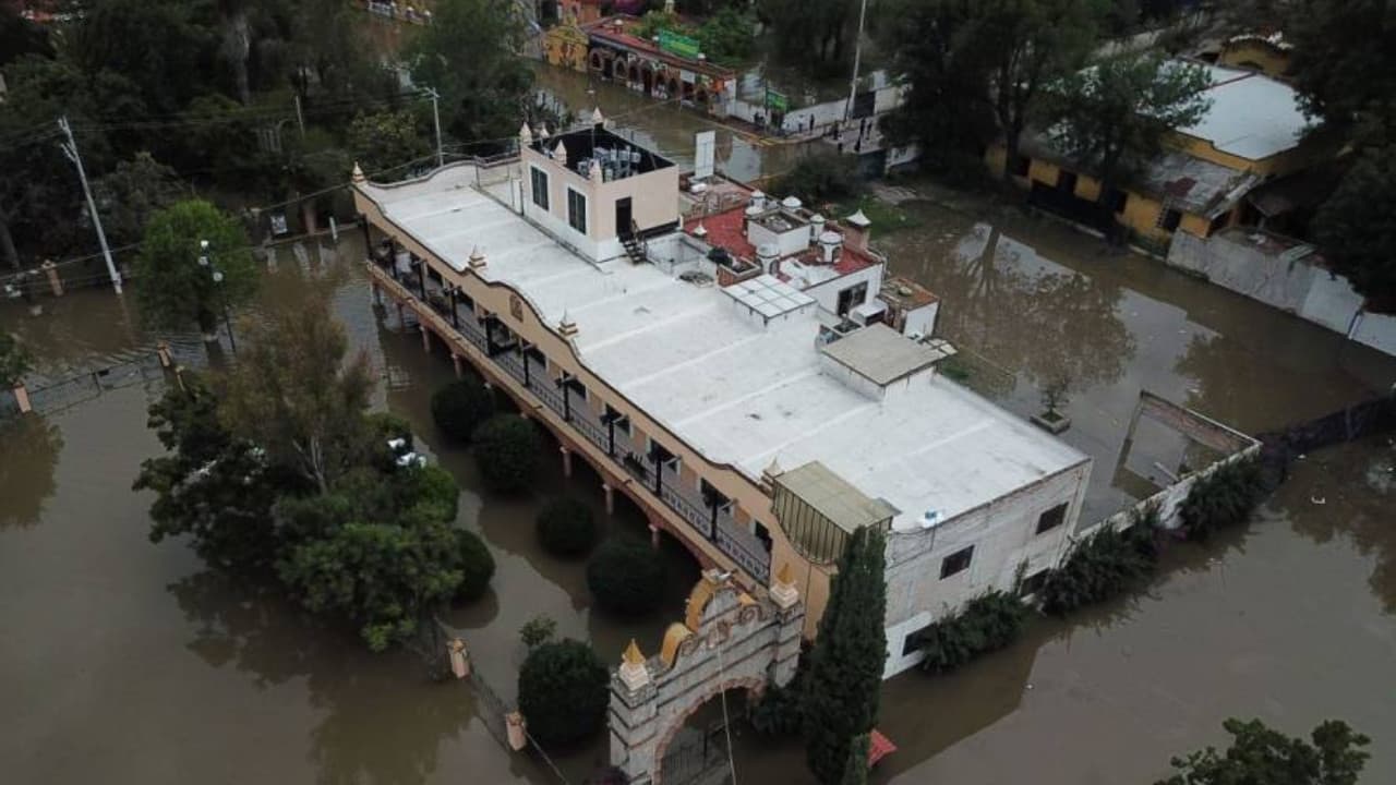 Suman 5 personas muertas por inundaciones en Querétaro