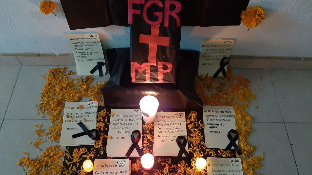 Ofrenda en memoria de las mujeres asesinadas en Guanajuato