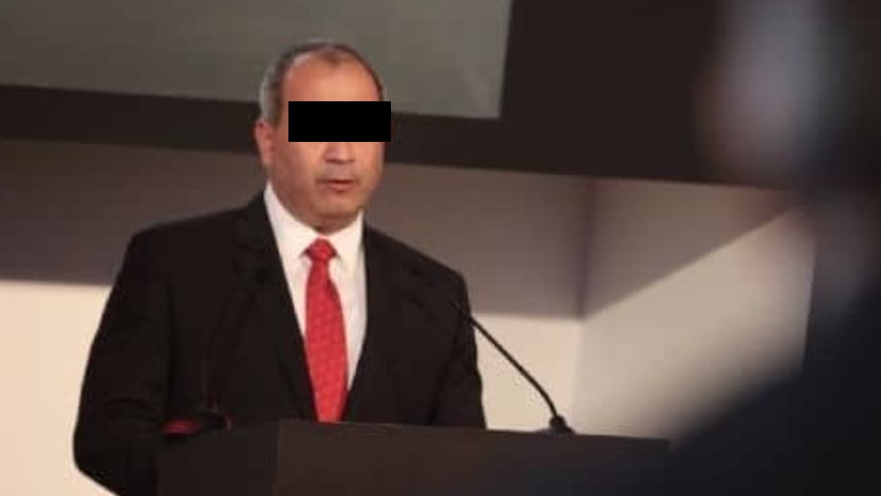 FGR pide a Interpol ficha roja de Carlos Treviño, exdirector de Pemex